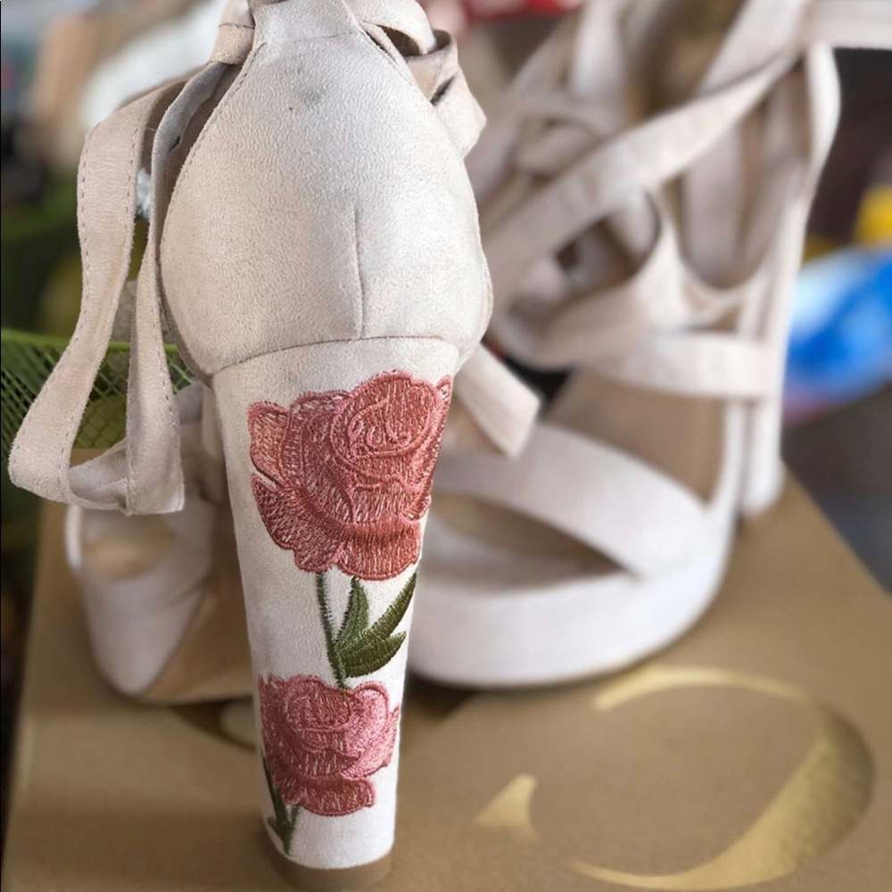 Heels - Picture 2 of 2